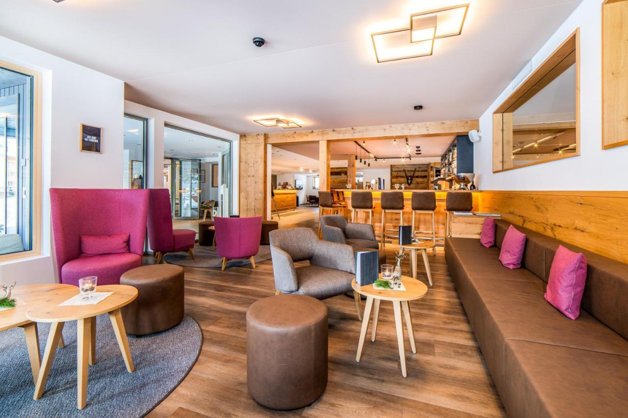 סאס-אלמאגל Hotel Kristall מראה חיצוני תמונה