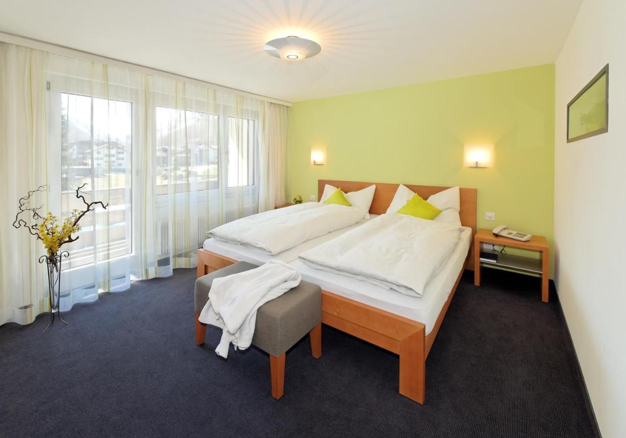 סאס-אלמאגל Hotel Kristall מראה חיצוני תמונה
