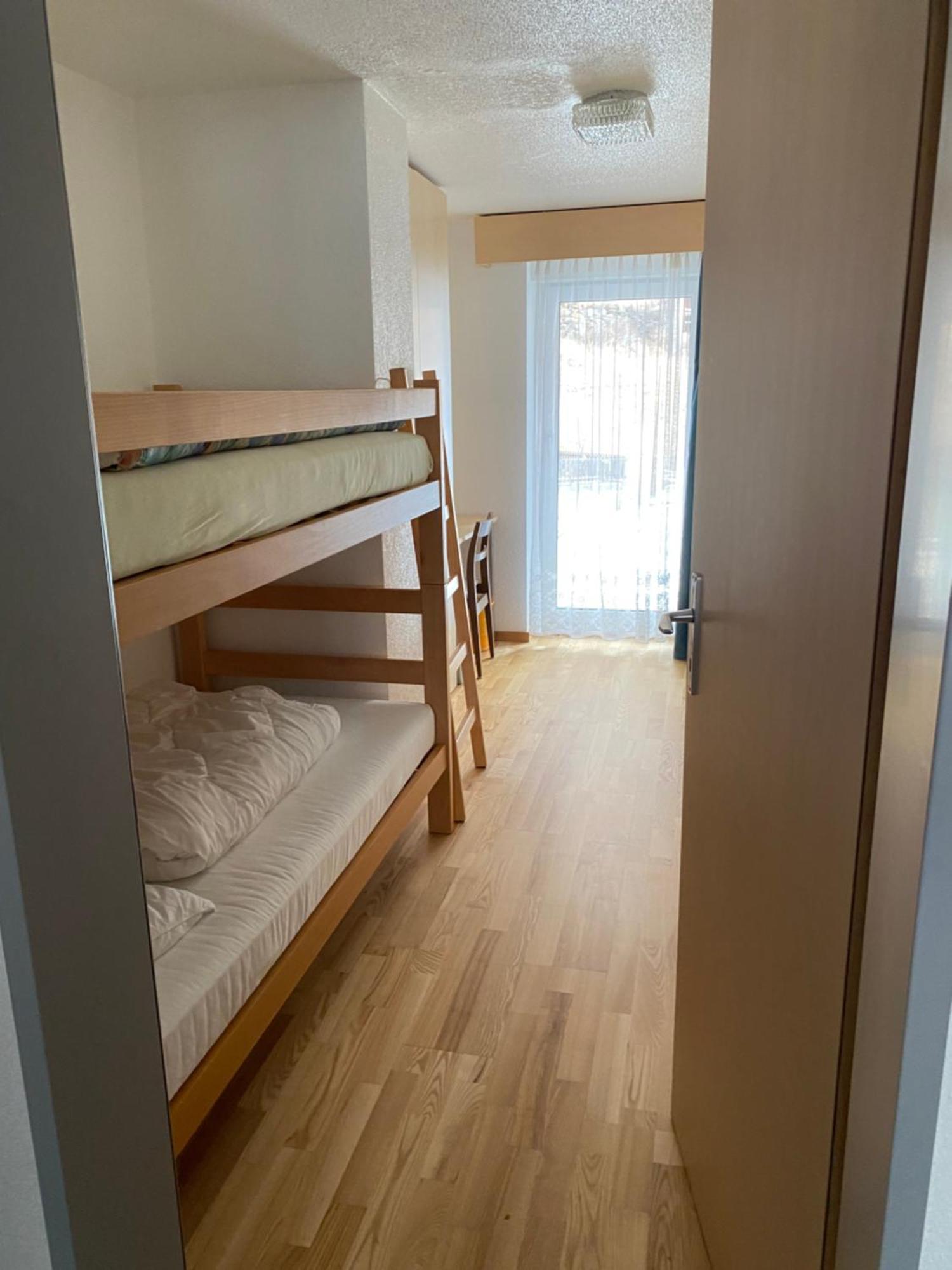 סאס-אלמאגל Hotel Kristall מראה חיצוני תמונה