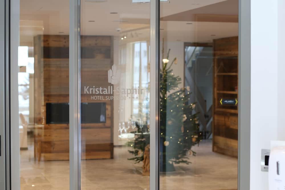 סאס-אלמאגל Hotel Kristall מראה חיצוני תמונה